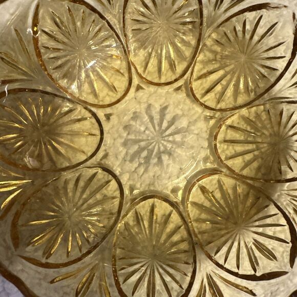 VINTAGE AMBER GLASS DISH BOWL - FLOWER PETAL DESIGN WITH SCALLOPED EDGE - Picture 3 of 4